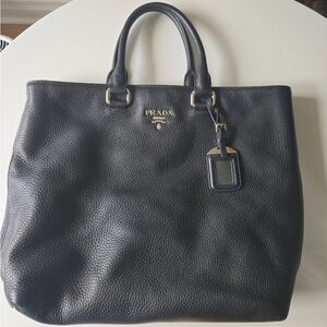 Authentic Prada 2016 vitello daino tote